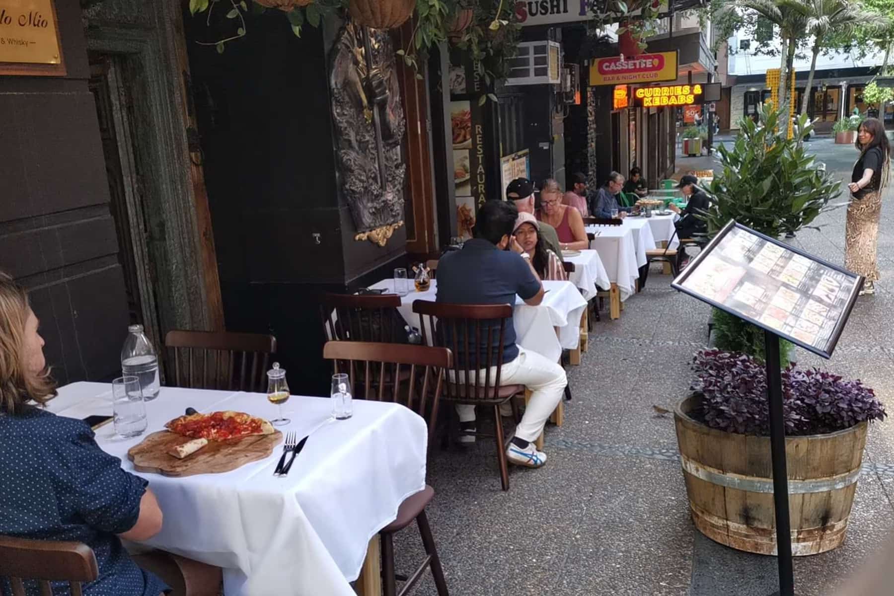 A Modo Mio outdoor tables on Vulcan Lane